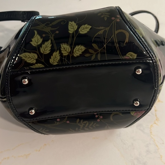 BRAVO Beverly Hills Collection Genuine Leather    Color:  black and green - Picture 3 of 15